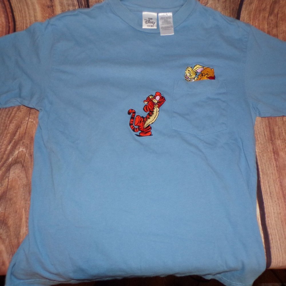 VTG Disney Store Winnie the Pooh Tigger Blue Embroidered Pocket T-shirt, Sz M